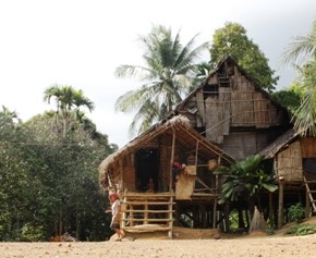 Rumah Adat Suku Talang Mamak Kabupaten Indragiri Hulu (Inhu), Riau