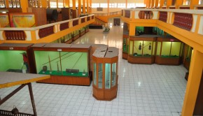 Lorong di lantai satu dari Museum sebagai tempat dimana koleksi museum berada.